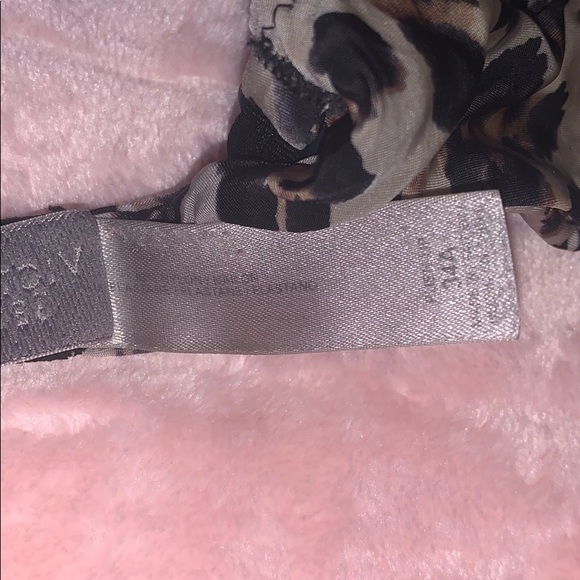 Victoria Secret Cheetah Print Bra - Picture 3 of 6